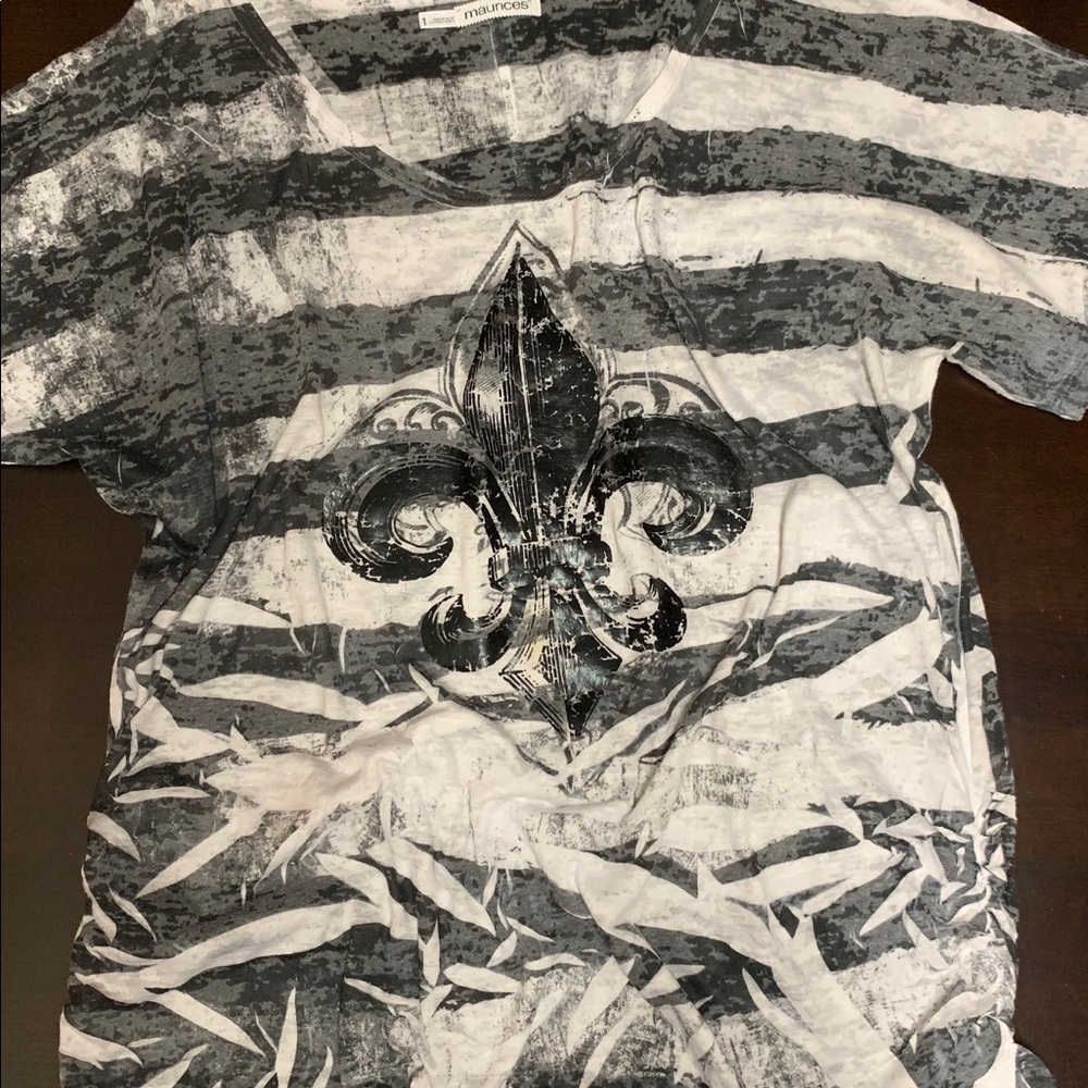 Maurice’s size 1 fleur de lis stripe top